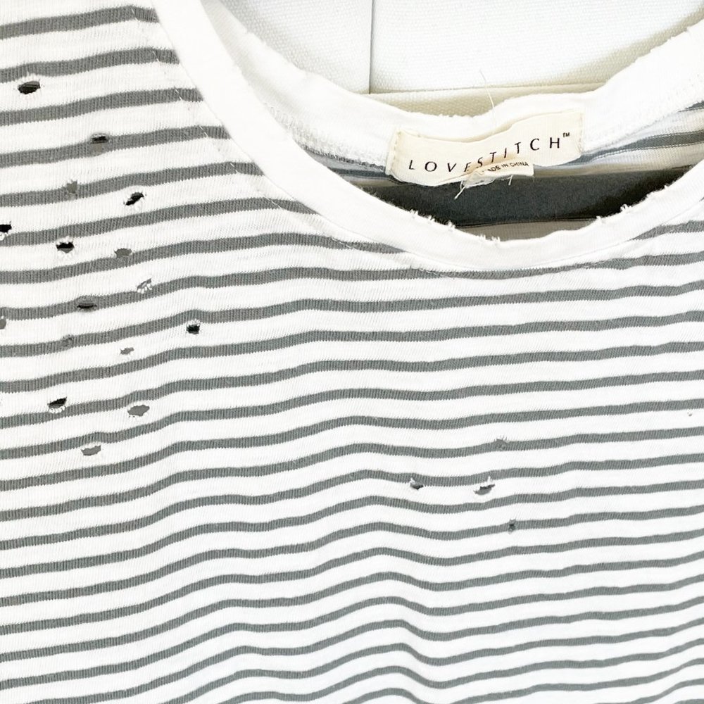 Distressed t-shirt - Picture 4 of 5